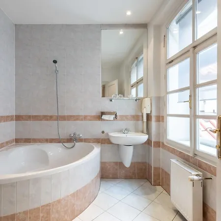 St Wenceslas House Aparthotel 3*